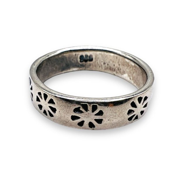 Sterling Silver Band Ring w/ Flower Design - Image 5