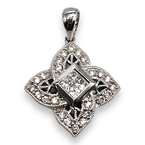 18k White Gold Diamond Cluster Flower Pendant - Image 4