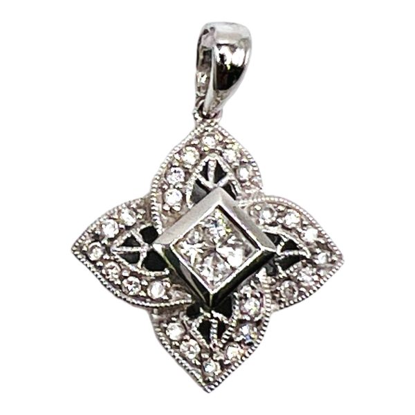 18k White Gold Diamond Cluster Flower Pendant - Image 7