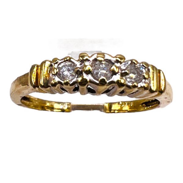 14k Yellow Gold Dainty Diamond Ring | Pre-owned size 7.25