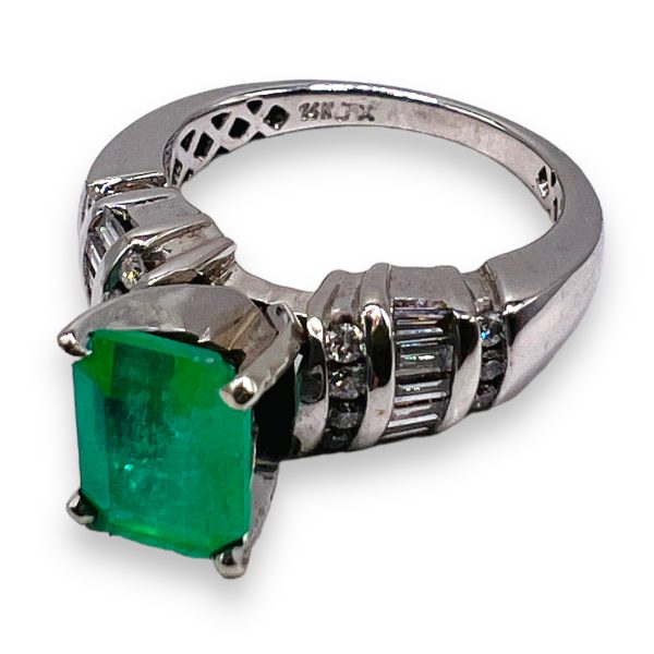 14k White Gold Emerald Diamond Accent Ring, size 7.25 - Image 4